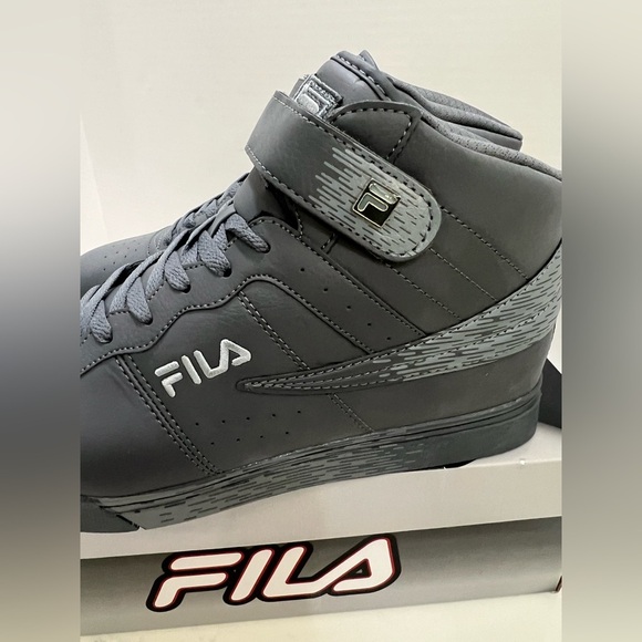 Fila Gray Sneakers with Padded Collar and Lace-Up Closure - Picture 6 of 9